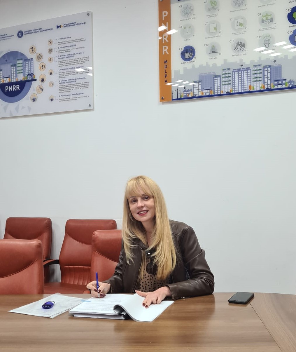 Camelia Bertea: Astăzi am semnat, la Bucureşti, contractul de finanțare prin PNRR pentru proiectul de eficientizare energetică a celor 7 blocuri